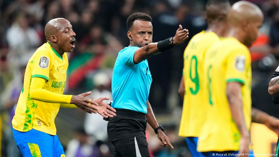 Árbitro somalí vetado por EE.UU. dirigirá final en Europa