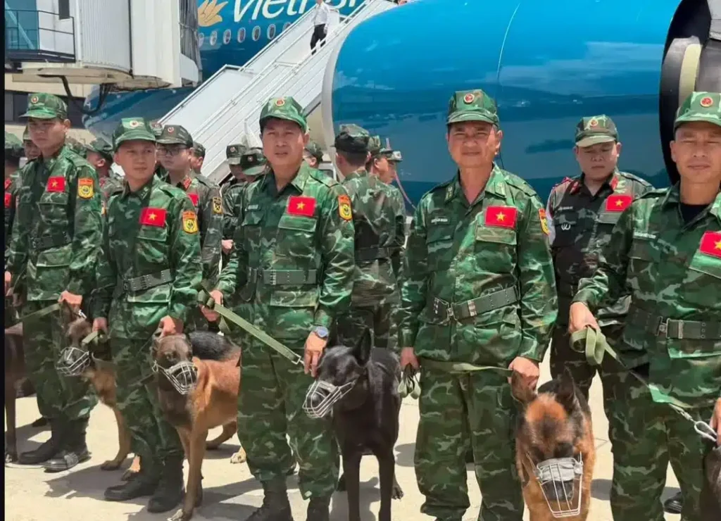 Arribaron al país 174 rescatistas de Vietnam para continuar con las labores de búsqueda y rescate tras doblete sísmico