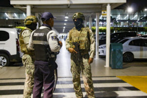 Asesinato en aeropuerto de Ecuador: sicarios de 15 años matan a tiros a cabecilla criminal – AlbertoNews