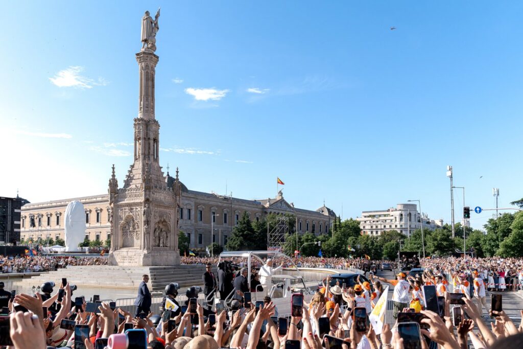 Asistentes a la Misa valoran el mensaje del Papa: "Palabras directas para todos, no sólo para los católicos"