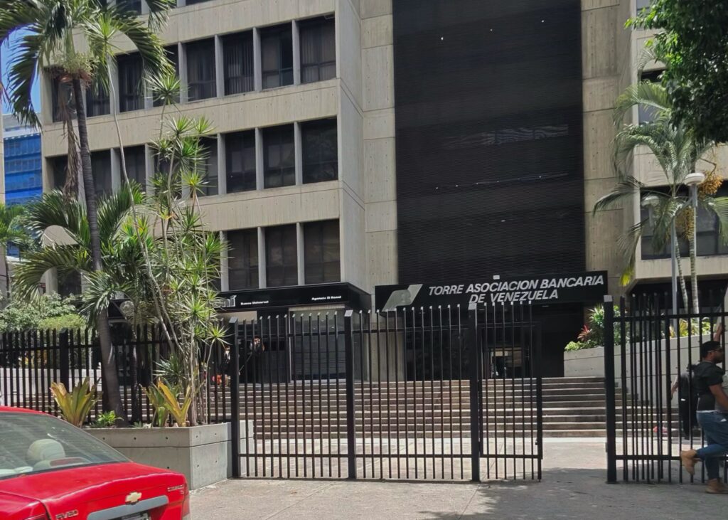 Asociación Bancaria de Venezuela reporta cierre de agencias y garantiza operatividad en plataformas digitales