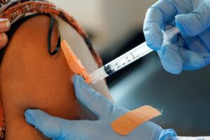 Asociación de médicos exige al chavismo optimizar el uso de las vacunas en Venezuela