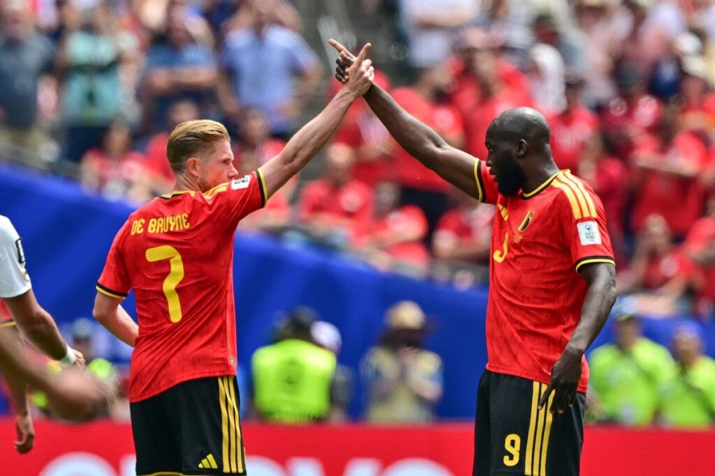 Bélgica espabila a tiempo ante Egipto