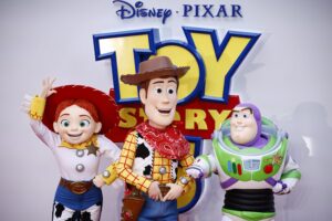 Bizarrap y Bad Bunny comparten escena en ‘Toy Story 5’ y Taylor Swift pone la música: “Siempre soñé con escribir para estos personajes”
