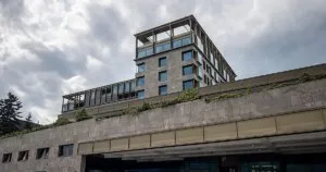 Bürgenstock, el complejo hotelero bunkerizado que acogerá la firma del acuerdo entre Irán y Estados Unidos