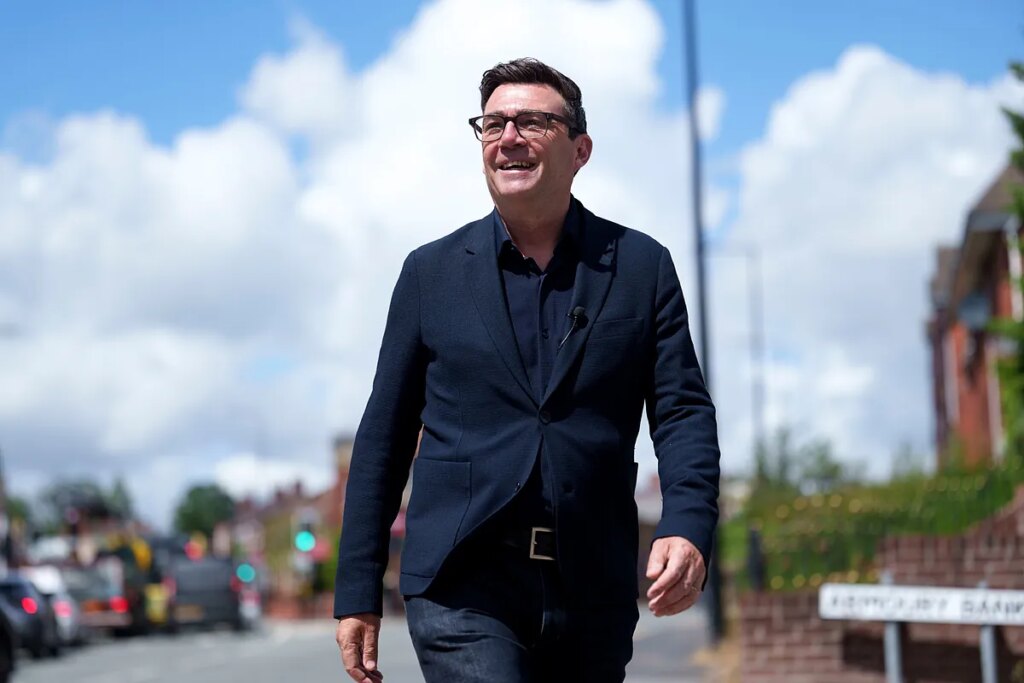 Burnham, probable sustituto de Starmer como primer ministro, goleador a múltiples bandas
