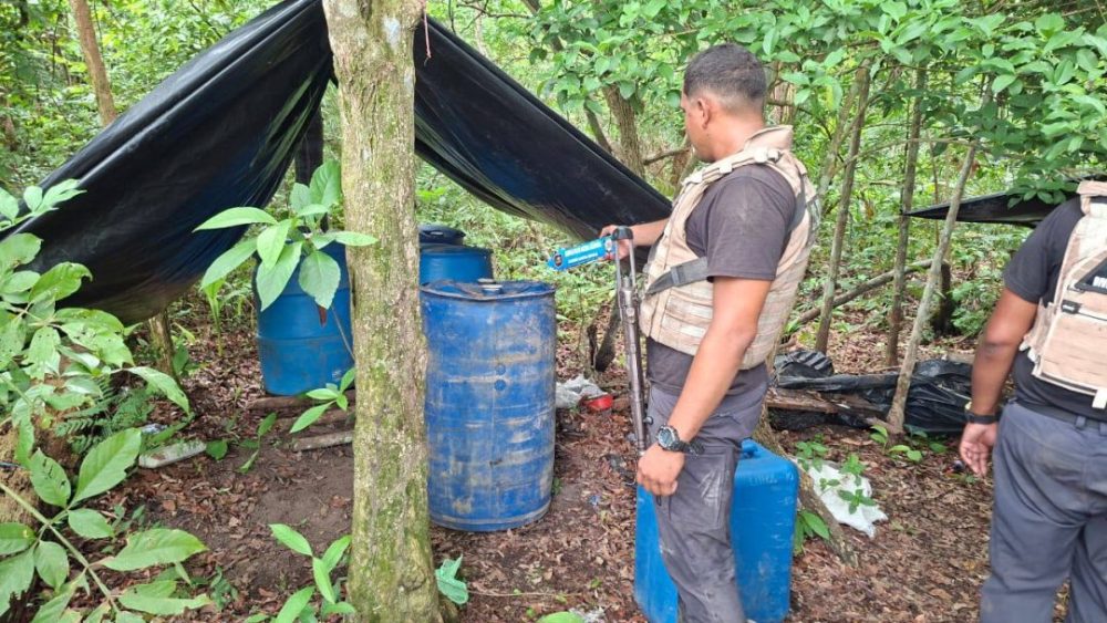 CPNB desmantela campamento clandestino e inhabilita dos aeronaves en Apure