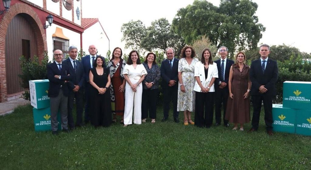 Caja Rural de Extremadura dispara su beneficio un 42,61% hasta los 33,6 millones y ya firma el 24% de las hipotecas en la región