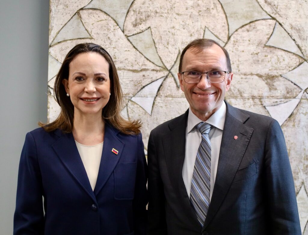 Canciller de Noruega respalda transición democrática en Venezuela tras encuentro con Machado