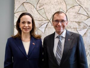 Canciller de Noruega respalda transición democrática en Venezuela tras encuentro con Machado