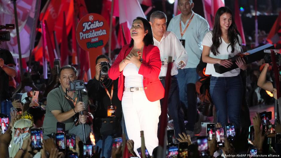 Candidatos cierran campaña presidencial en Perú