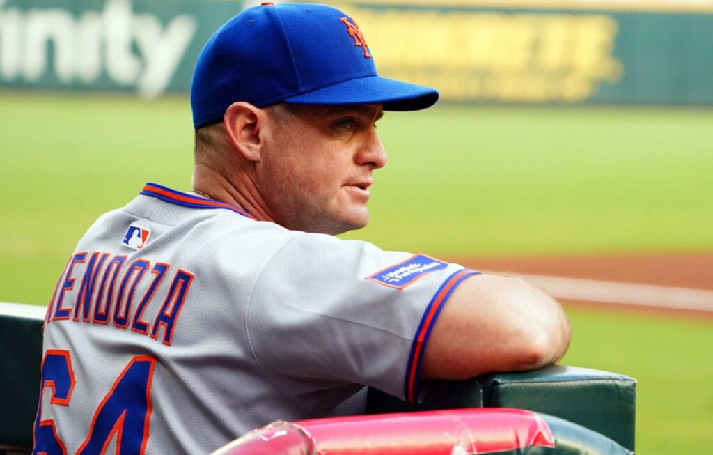 Carlos Mendoza quedó fuera del banquillo de los Mets