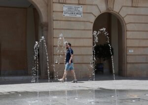 Casi toda España estará hoy en aviso por calor, con Cantabria y País Vasco en nivel rojo | europapress.es