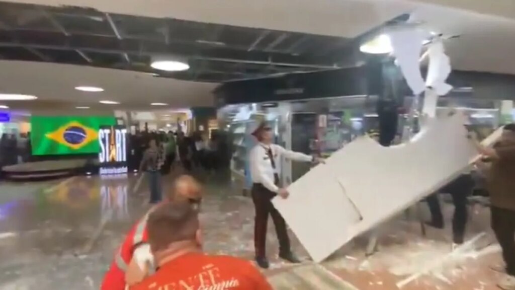 Centro comercial Unicentro Medellín se pronunció tras desprendimiento de techo que dejó varios heridos: 'No hay personas con lesiones de gravedad'