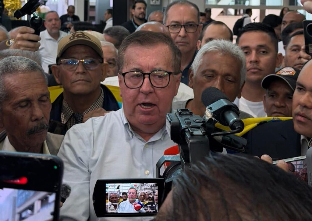 César Pérez Vivas regresa a Venezuela tras 20 meses en el exilio – Efecto Cocuyo