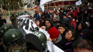 Chile: protestas durante primer discurso de Kast en Congreso