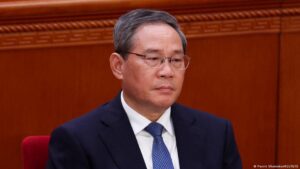 China insta a regular la IA antes de «perder el control»