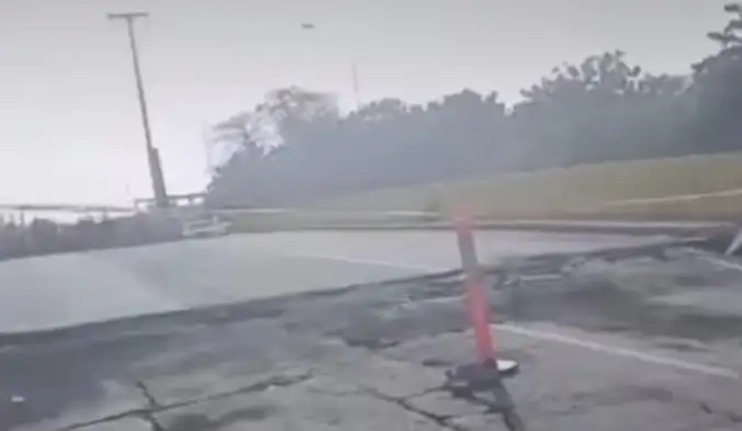 Colapsa puente entre Caraballeda y La Guaira tras nueva réplica
