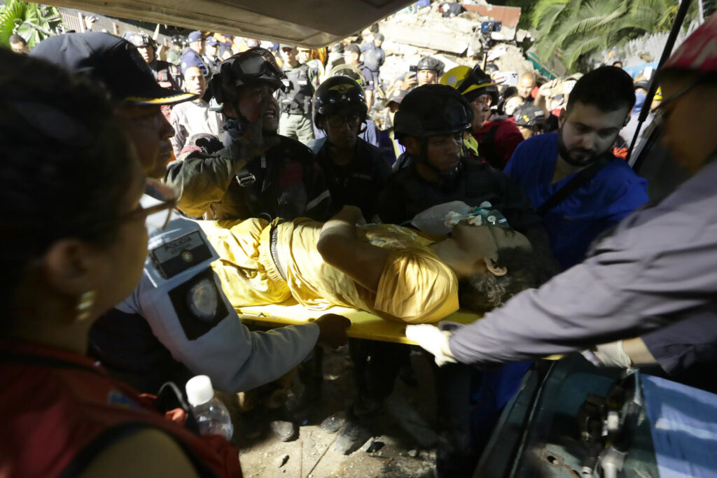 Colombia activa todas "las capacidades" para apoyar a Venezuela tras terremotos