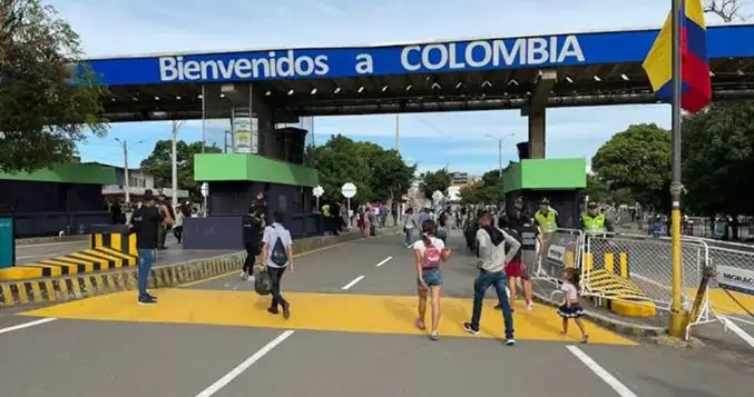 Colombia cierra frontera con Venezuela desde este sábado