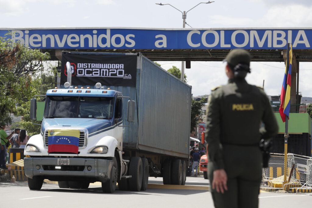 Colombia reabre el paso en la frontera con Venezuela tras elecciones presidenciales
