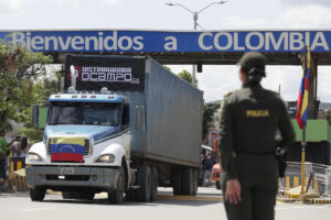 Colombia reabre el paso en la frontera con Venezuela tras elecciones presidenciales