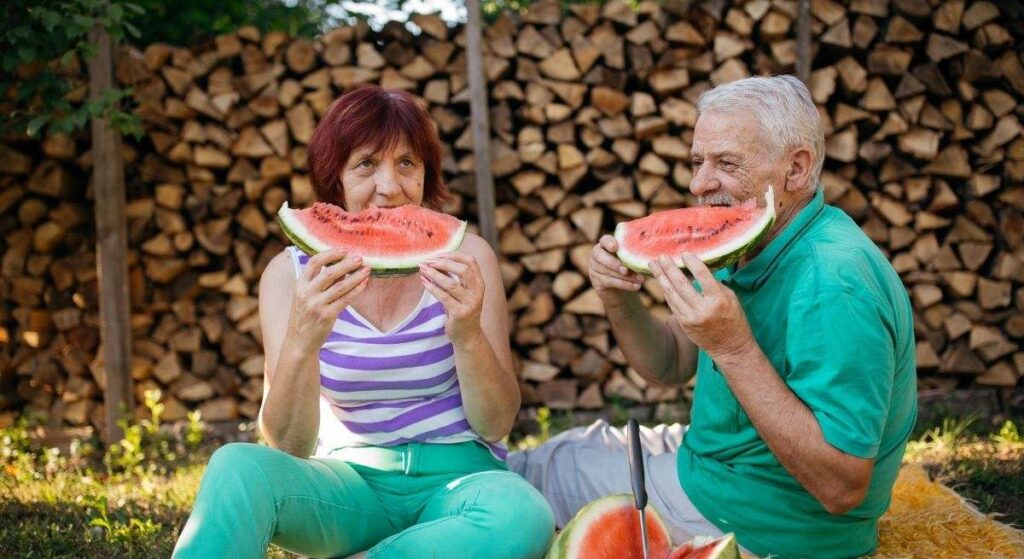 Comer sandía todos los días mejora la hidratación y la salud del corazón, pero los expertos advierten de un límite que no se debe sobrepasar