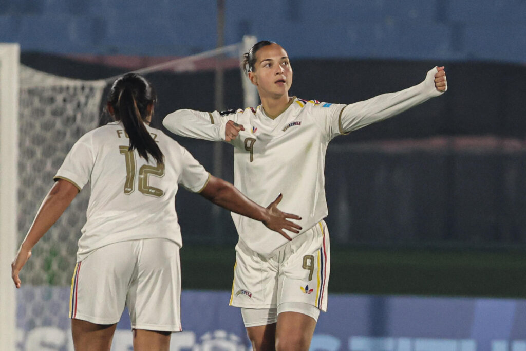 Con gol de Deyna Castellanos, Venezuela le empató a Uruguay y va al repechaje mundial