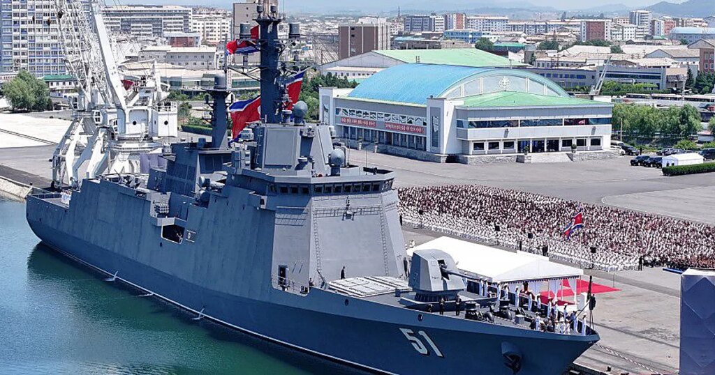 Corea del Norte pone en servicio su mayor destructor y anuncia una expansión sin precedentes