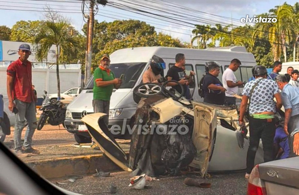 Corsa queda irreconocible y su conductor muere tras colisión con Symbol en la Av. Intercomunal Tigre - Guanipa