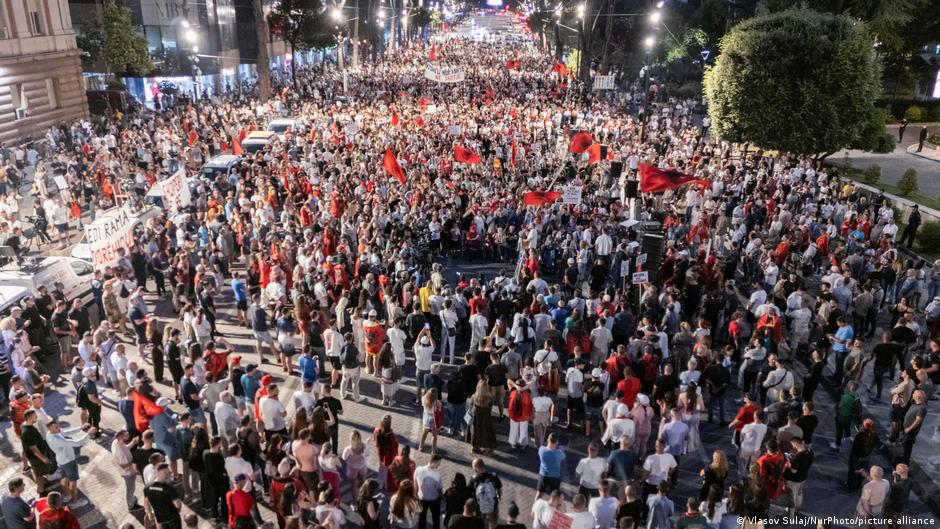 Crecen protestas en Albania contra proyecto ligado a Trump