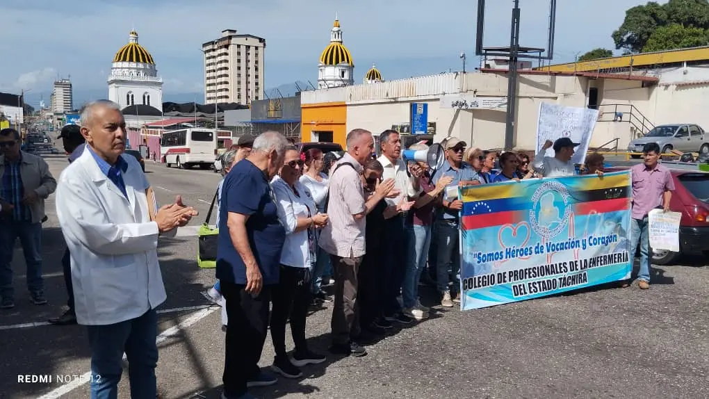 Crisis sanitaria | Intergremial de salud exige salarios acordes al costo de vida y protestaron en San Cristóbal