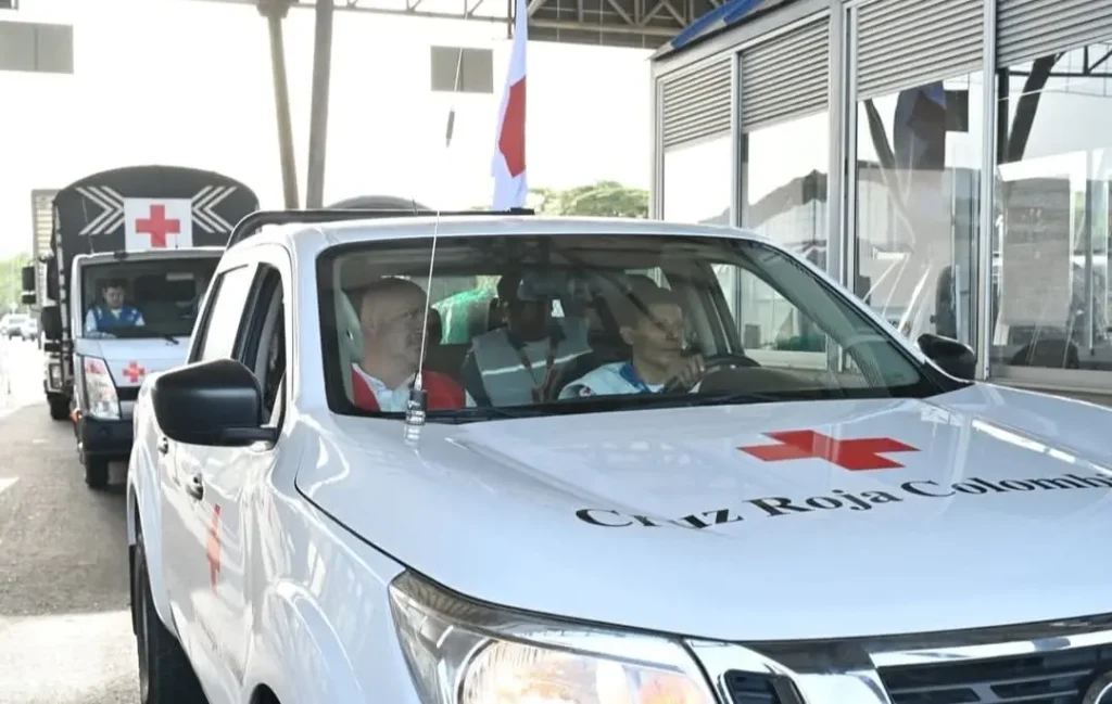 Cruz Roja cruzó el Atanasio Girardot con 10 toneladas de ayuda humanitaria