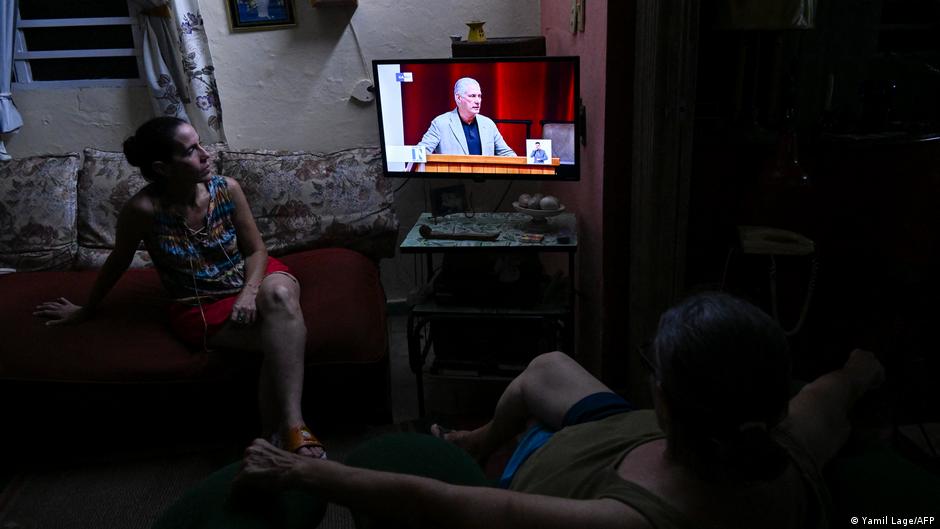 Cuba aprueba reformas de mercado largamente postergadas
