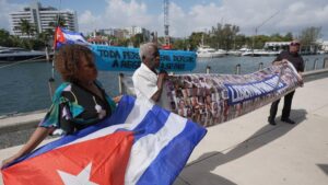 Cuba denuncia que EEUU ejerce un «bloqueo total» al país, «similar a uno de tipo militar» | elperiodico.com