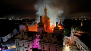 Daños a milenario monasterio en Kiev tras masivo ataque ruso
