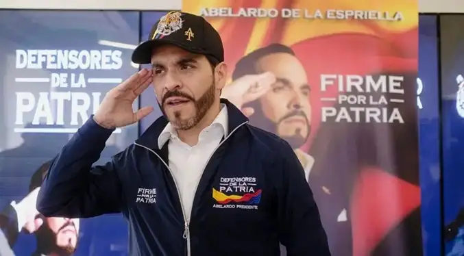 De la Espriella aventaja a Cepeda por casi 8 puntos en sondeos