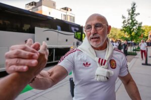 De la Fuente: «¿Cucurella? Si es una buena noticia para él, es una buena noticia para todos» | elmundo.es