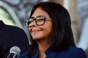 Delcy Rodríguez felicita a De La Espriella y espera tener una relación bilateral de respeto