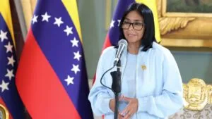 Delcy Rodríguez firmó acuerdo con empresa petrolera: Traerán tecnologías de alto impacto