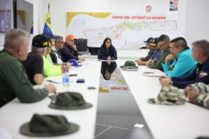 Delcy Rodríguez pidió evitar viajes a La Guaira durante las labores de rescate: centralizará registro de voluntarios