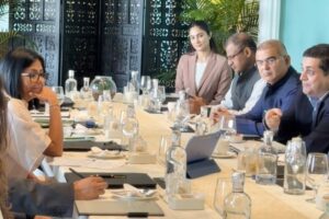 Delcy Rodríguez se reunió con directivos de Essar para evaluar oportunidades de inversión – AlbertoNews