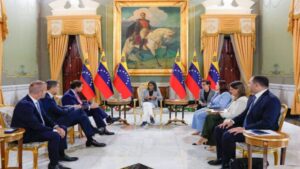 Delcy Rodríguez sostuvo reunión estratégica con la corporación internacional Trafigura