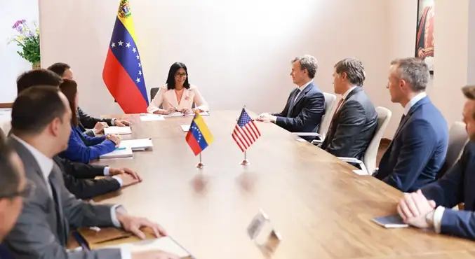 Delcy Rodríguez y delegación de EEUU se reúnen