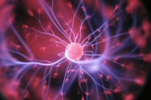 Desarrollan un implante que lee y modula el cerebro para tratar patologías nerviosas