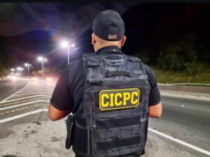 Detenido por golpear a su madre y abuela