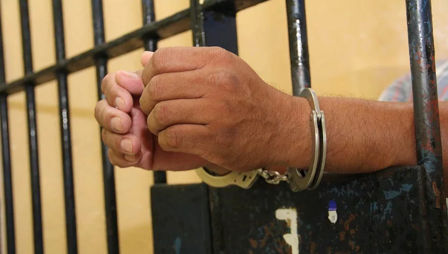 Detenido sujeto por agredir a dos adultos mayores