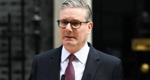 Dimite Keir Starmer, el primer ministro británico