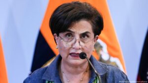 Dimite canciller de Ecuador y Roberto Kury es su reemplazo