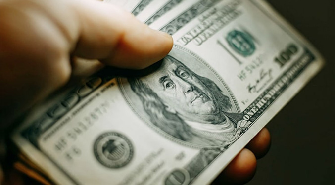 Dólar oficial roza los Bs. 600